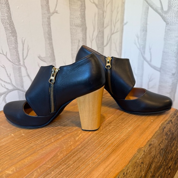 Fortress of Inca Cutout Heels size 7 NWOB - Picture 2 of 9